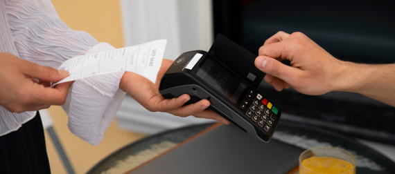 Оплата работ по индивидуальному пошиву штор